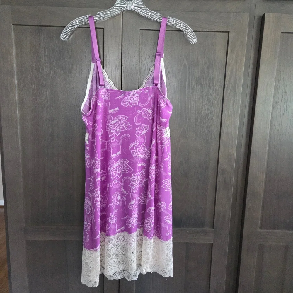 Delta Burke Nightgown Women 1X Purple Floral Lace‎ Trim Chemise Loungewear Slip